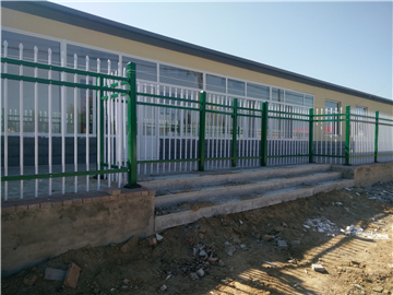 新鋼鐵藝護(hù)欄 (4) 新鋼鐵藝護(hù)欄 (4)